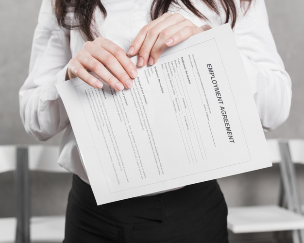 Những đối tượng nào được ký hợp đồng lao động trong doanh nghiệp?