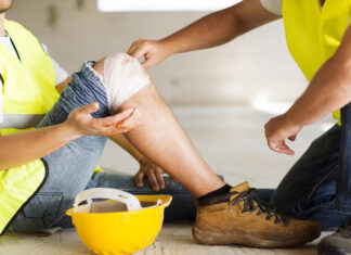 Bảo hiểm tai nạn lao động hạch toán vào tài khoản nào? Chi tiết cách hạch toán ra sao?