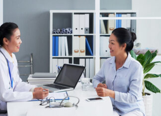 Hướng dẫn hạch toán chi phí khám sức khỏe cho nhân viên trong doanh nghiệp