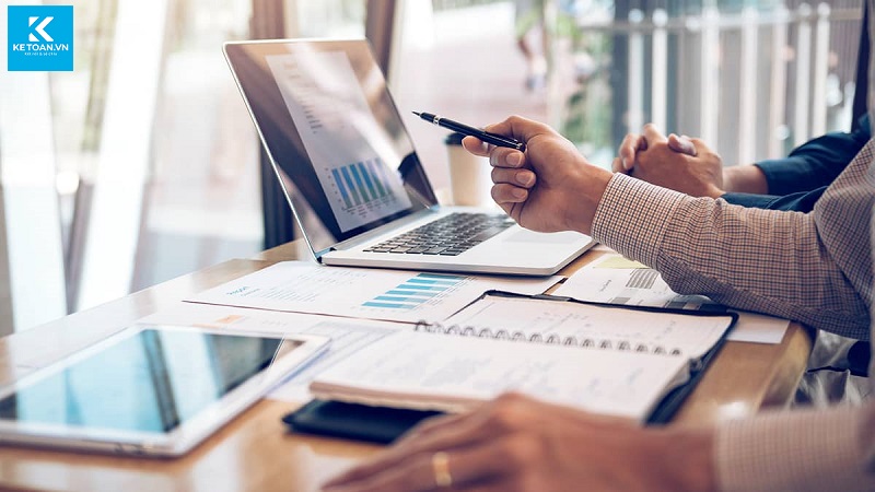 phân tích báo cáo tài chính