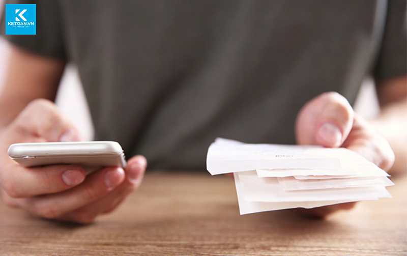 Phụ cấp điện thoại có phải tính thuế TNCN không?