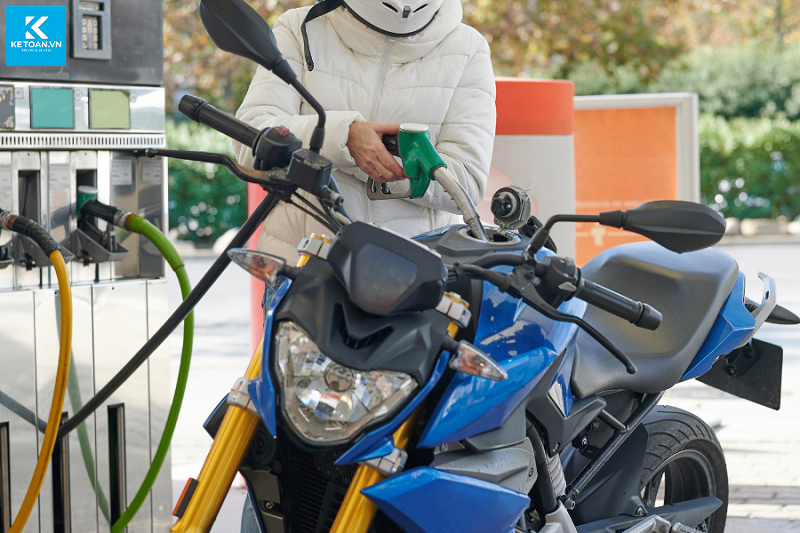 Phụ cấp xăng xe có tính thuế tncn